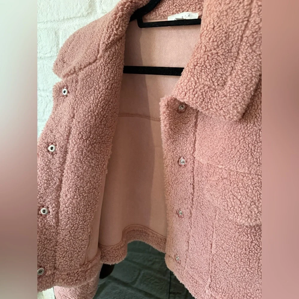 Cozy Cropped Pink Teddy Jacket - Picture 8 of 8